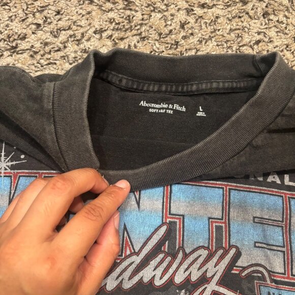 Abercrombie & Fitch Winter Speedway Graphic T-Shirt L Black Short Sleeve - Picture 3 of 5